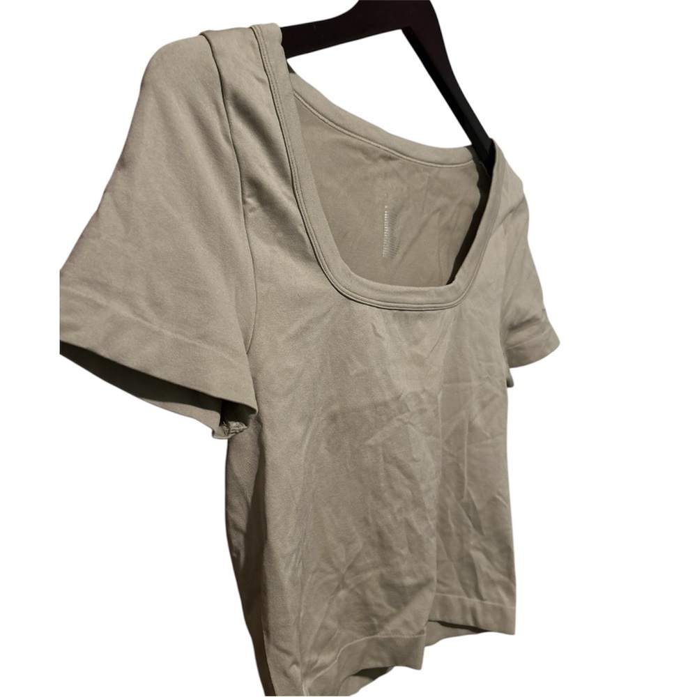 A New Day Crop Top fitted light sage cream